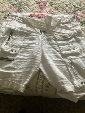 Johnny Was White Utility Cargo Shorts with Belt
